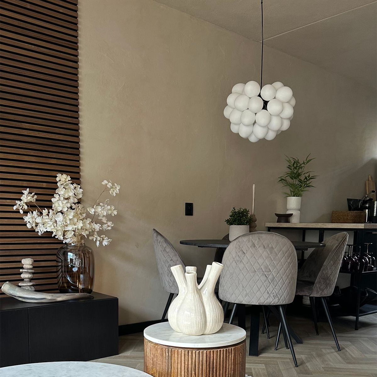Art deco hanglamp zwart met opaal glas 8-lichts rond - Uvas