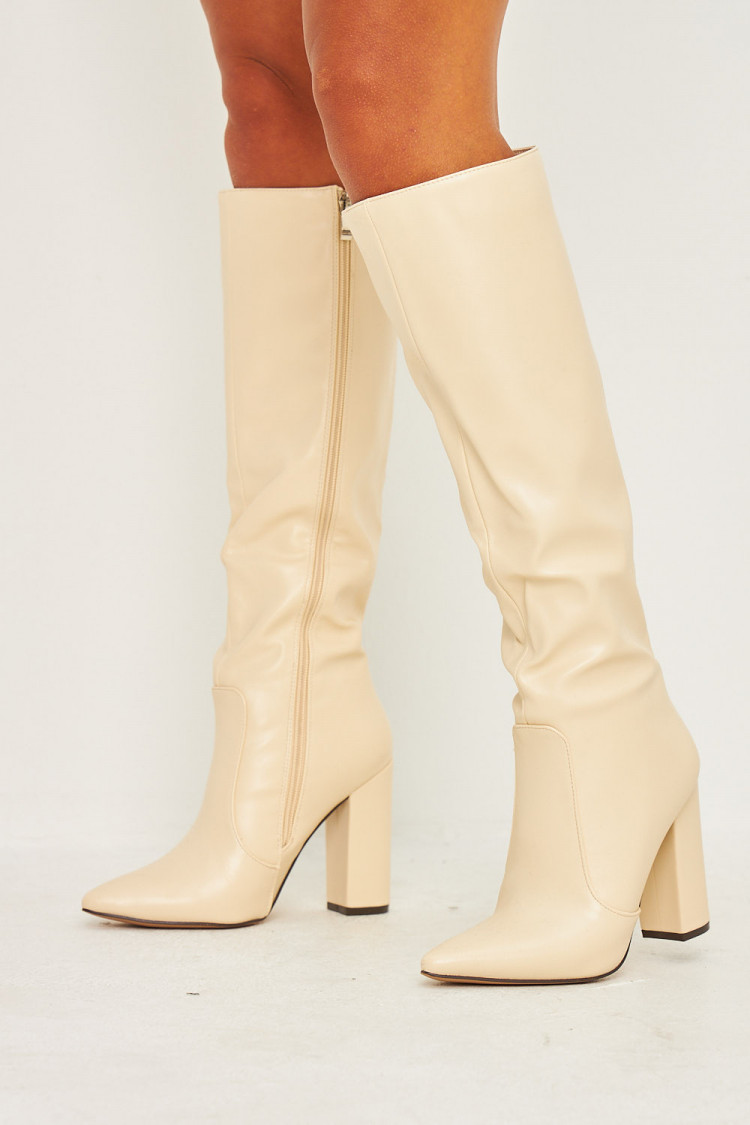 Bottes pointues beiges à talon bloc