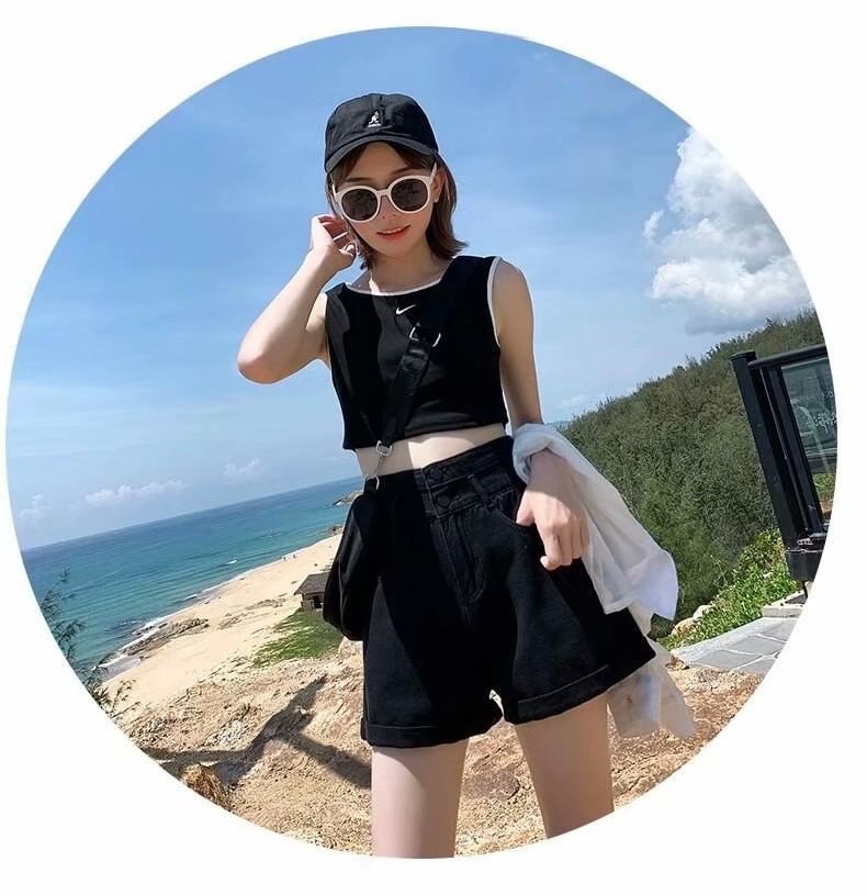 WIKPROM - Denim shorts met hoge taille