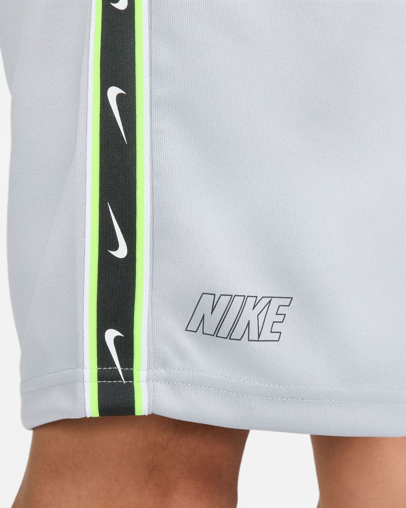 Short Nike Repeat Gris pour homme