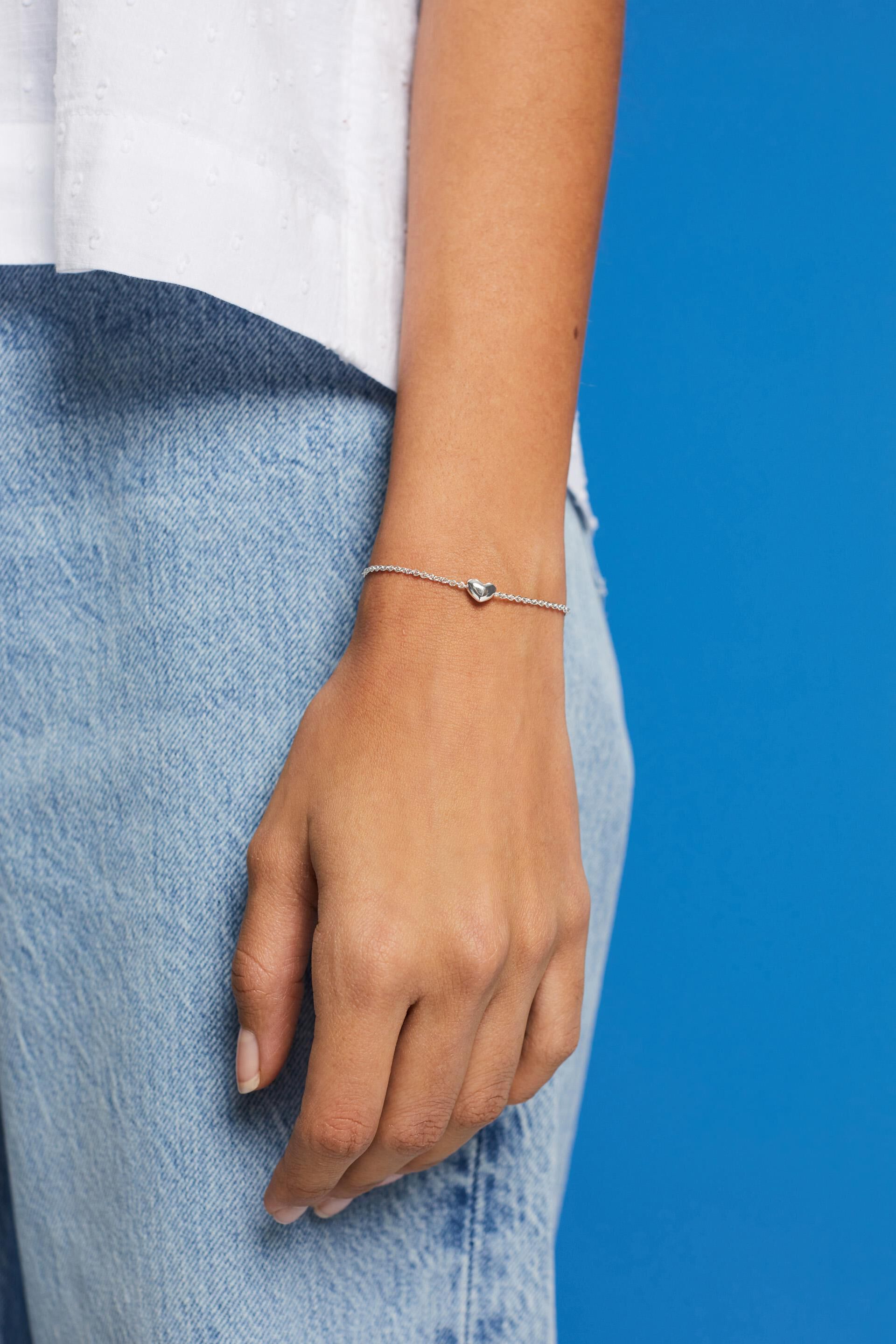 Bracelet en argent sterling agrémenté d’un pendentif cœur