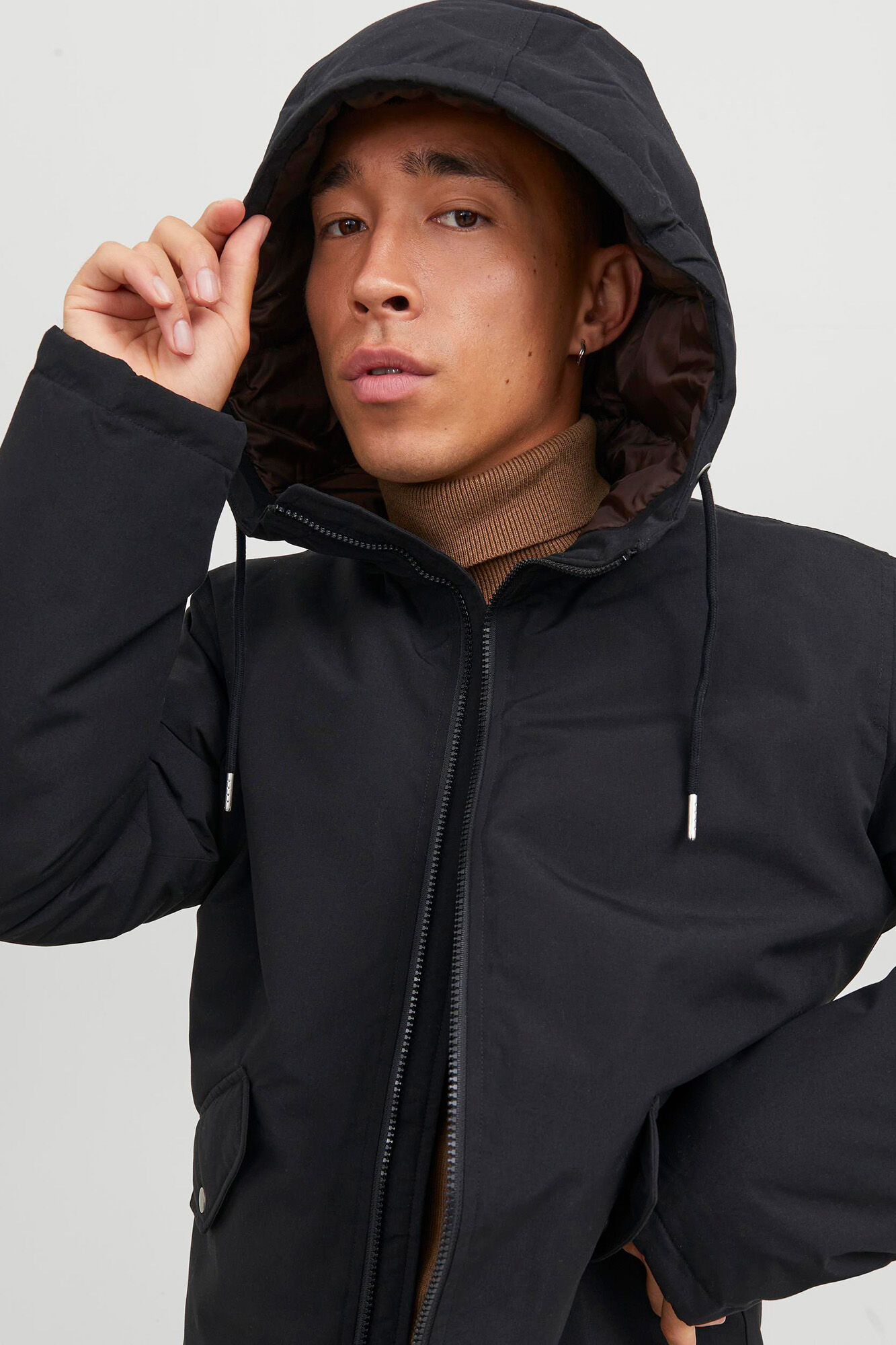 Parka com capuz ajustável