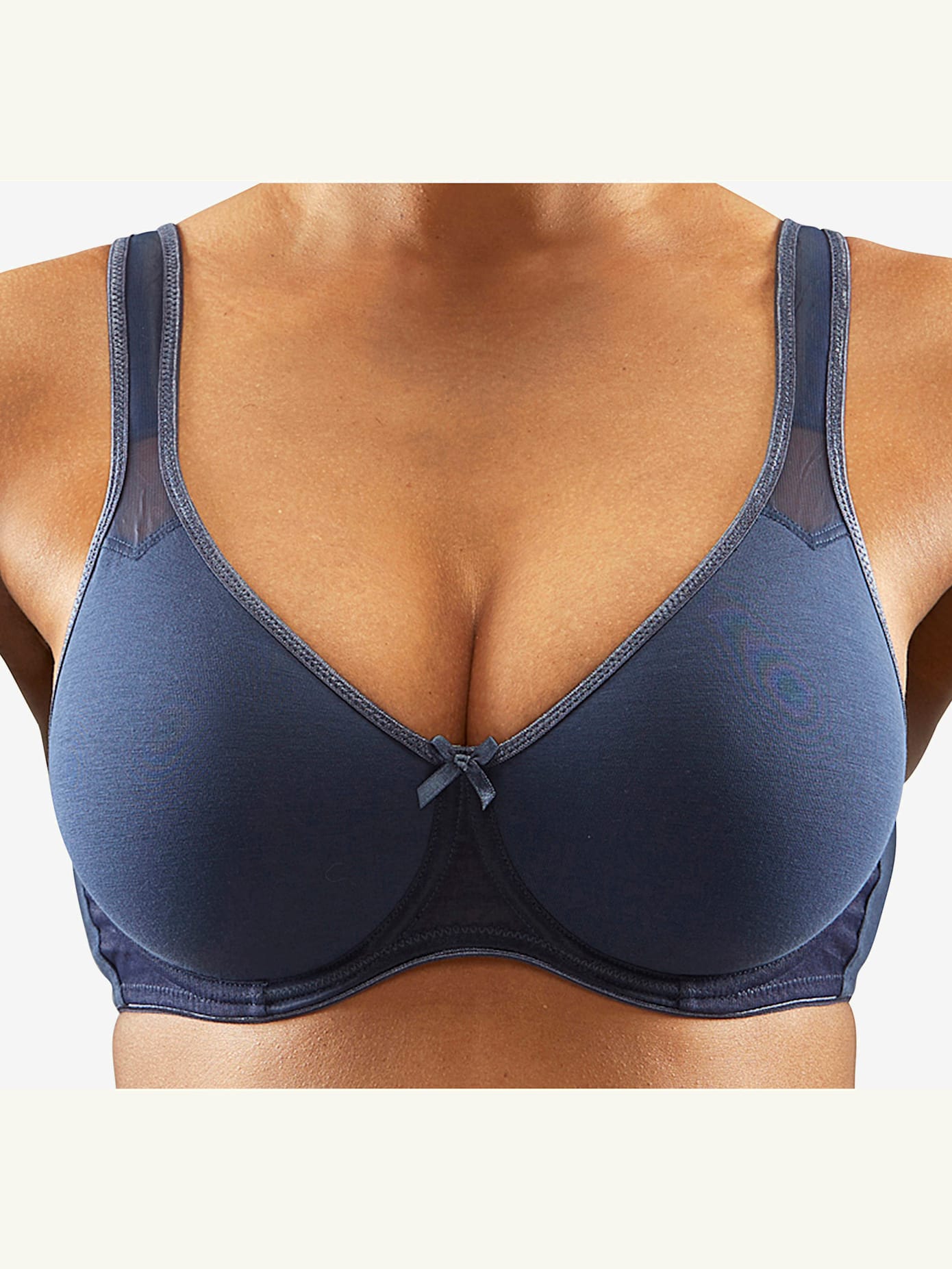 Soutien-gorge spécial t-shirt soutien-gorge à armatures. aspect basique intemporel