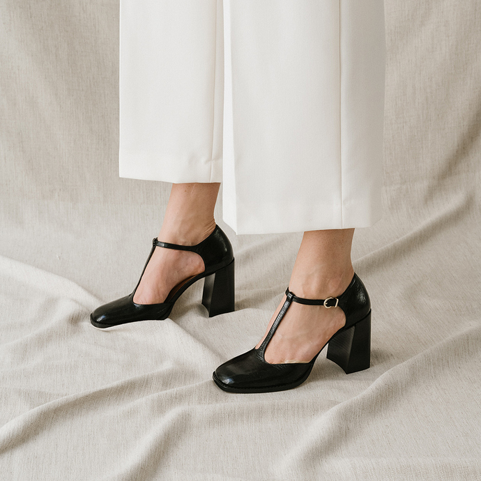 Salomés à talons hauts et bouts carrés a...  en cuir brillant noir