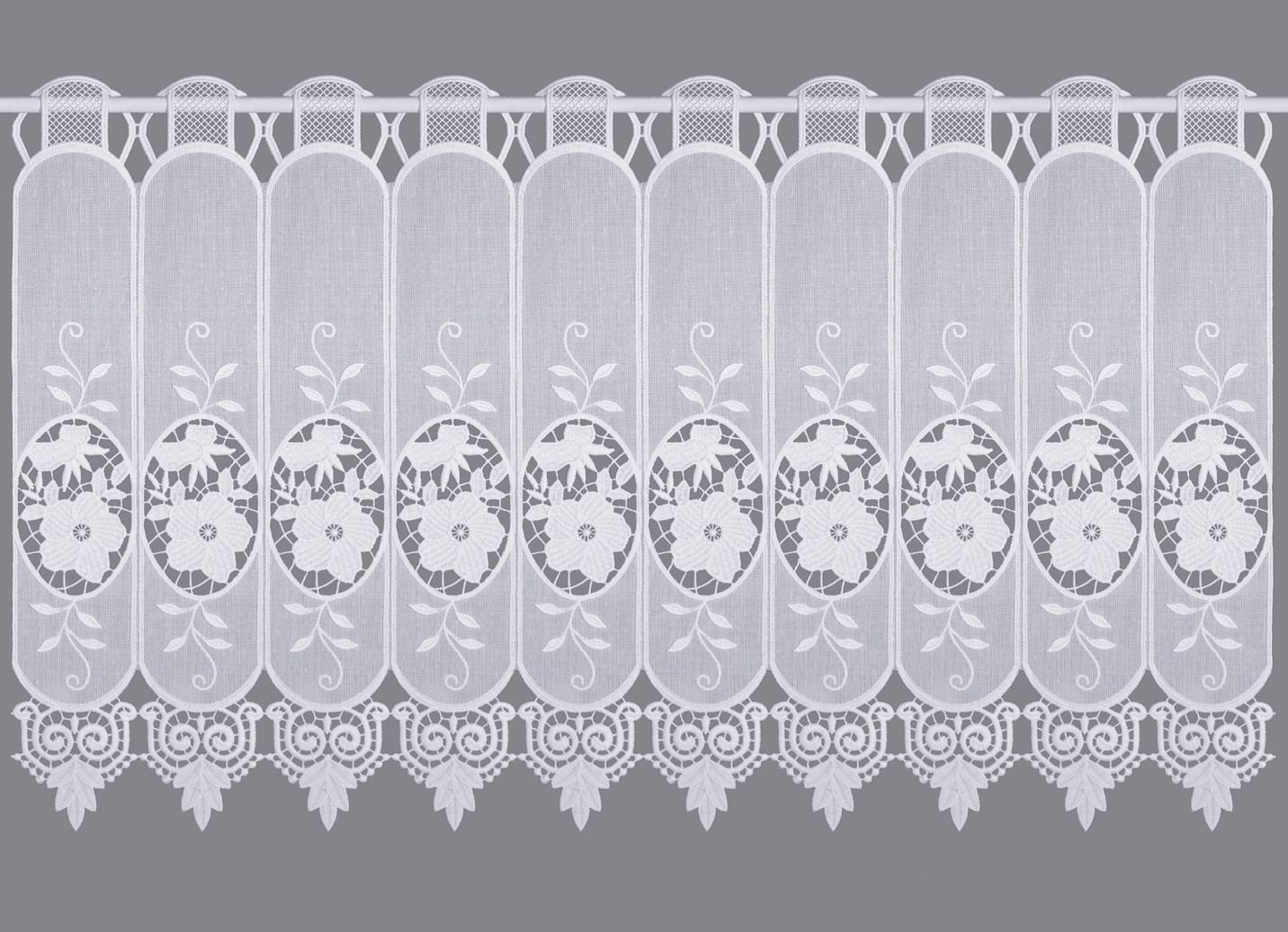 Kurzstore mit Blumen in Macramé-Spitze