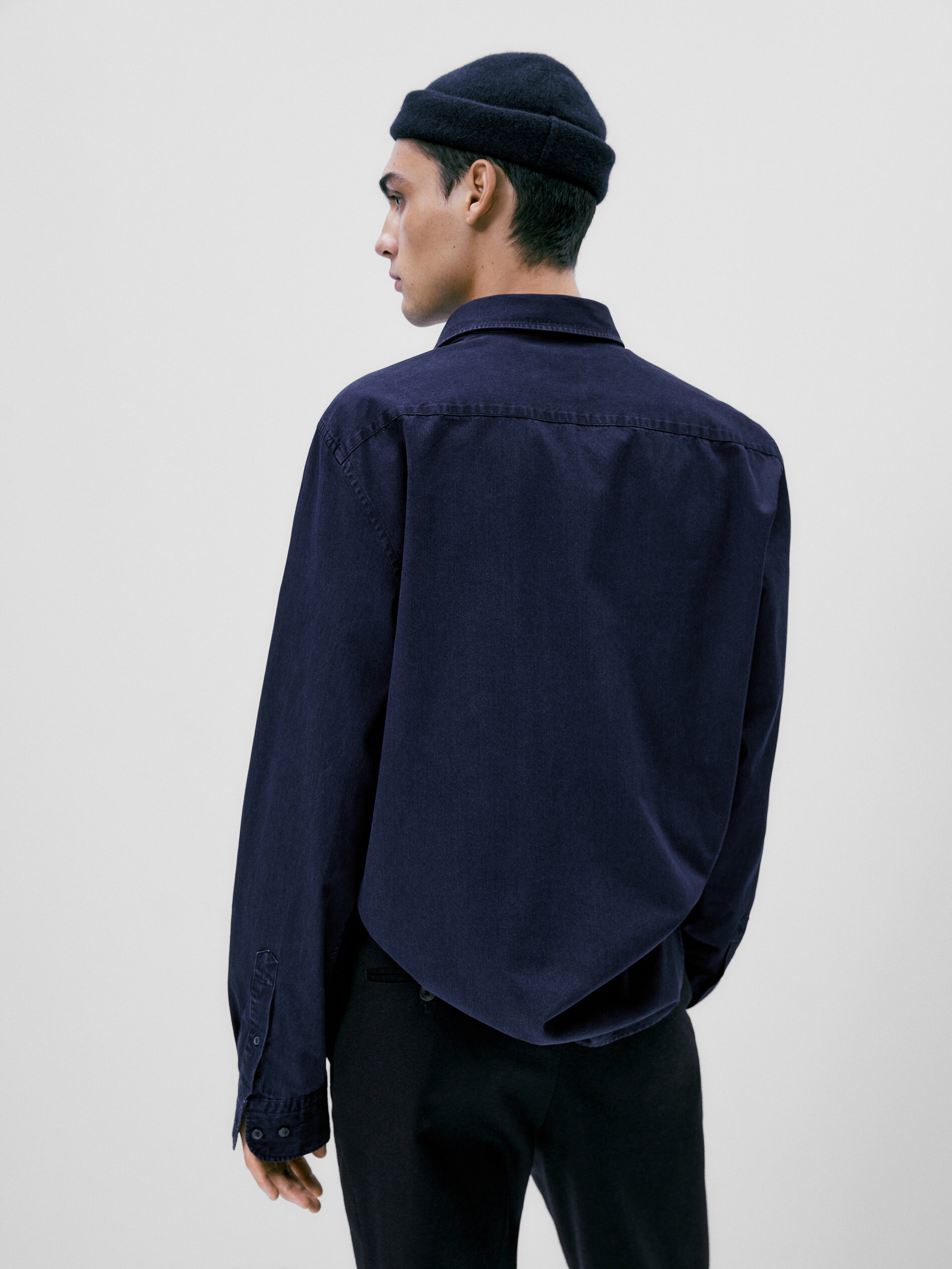 Camisa jeans 100% algodão, modelagem regular - AZUL ESCURO