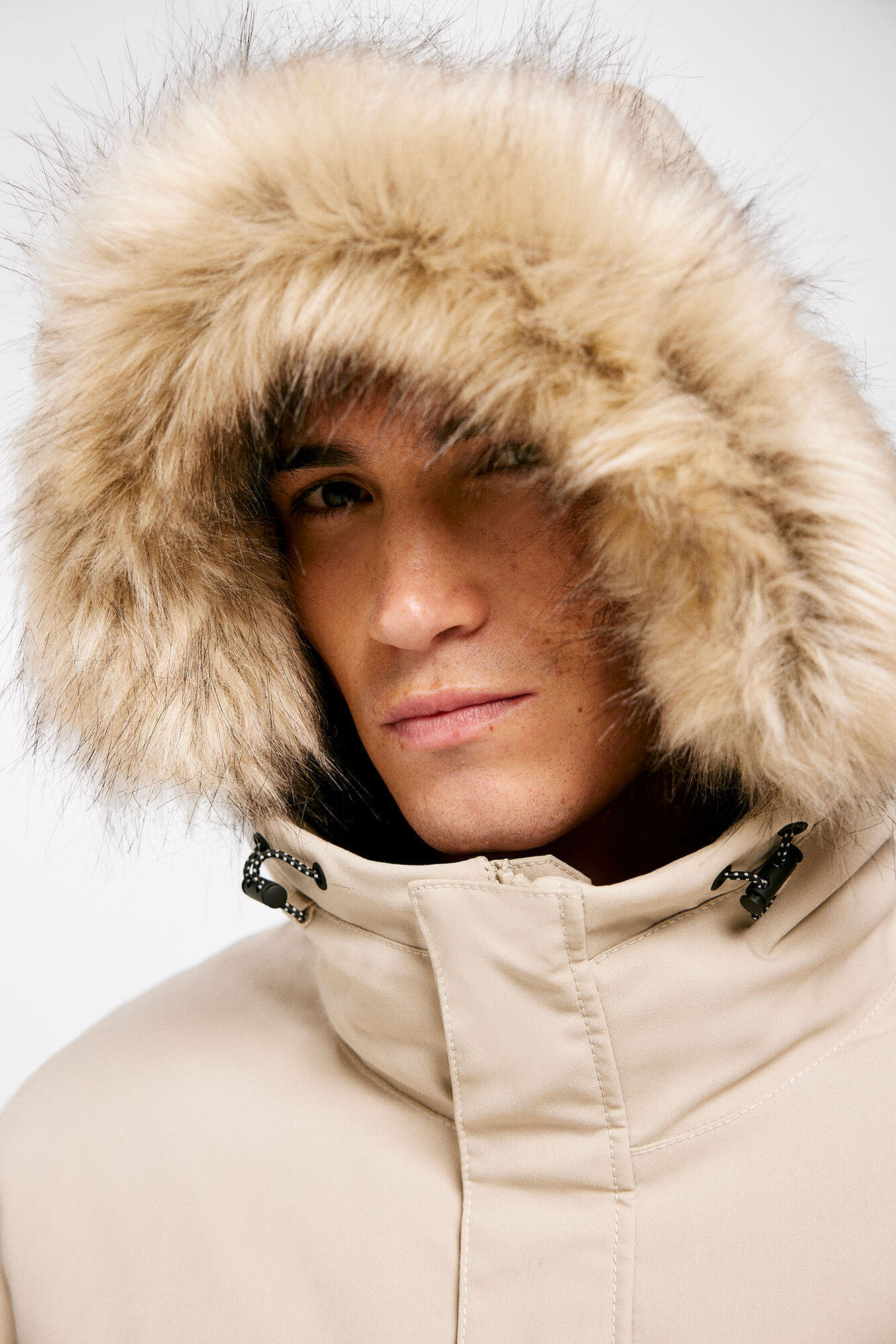 Parka técnica acolchoada em pele