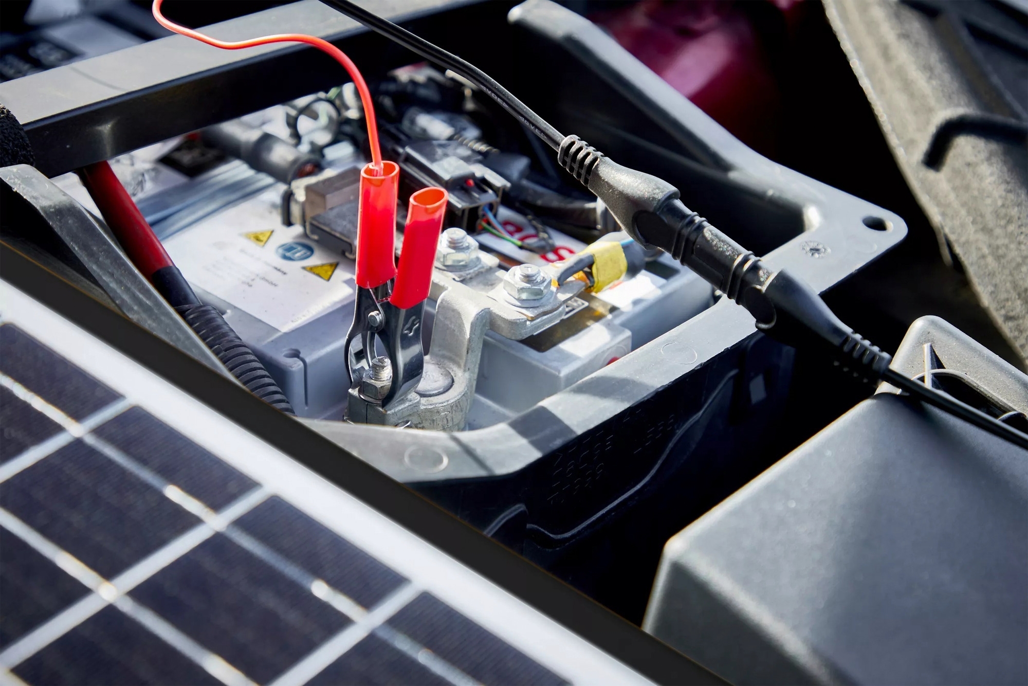 Osram Solarmodul für 12-Volt-Fahrzeuge BatteryChange Solar 20W OSP2000