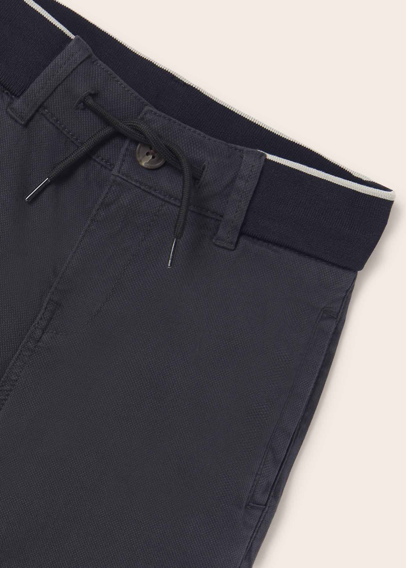 Bermudas confeccionadas em algodão sustentável para meninos