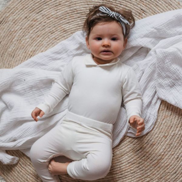 Klein Baby Romper Met Kraag - Lange Mouw - Mt. 50 - Off White