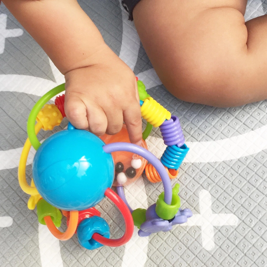 playgro Motorikschleifen-Ball, Play and Learn