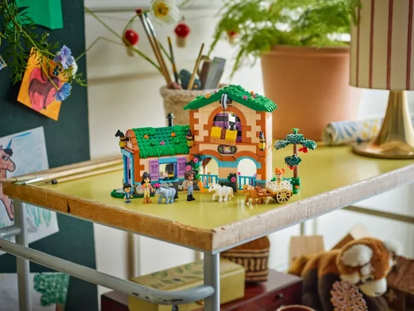 LEGO Friends 42654 Ponyfarm og stald