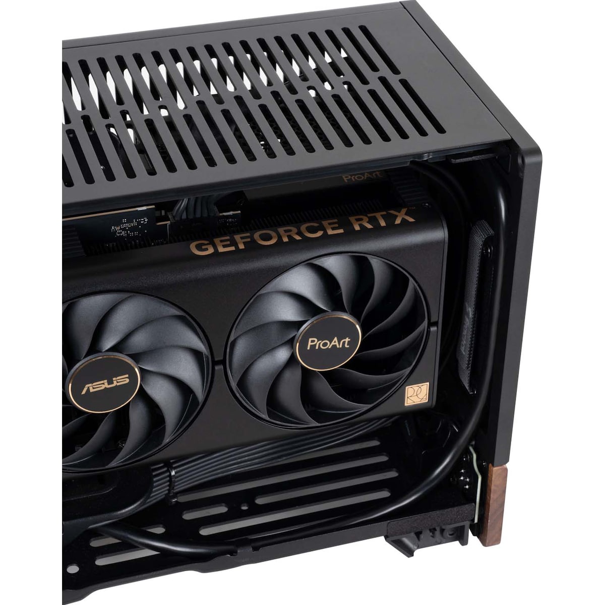 PCSpecialist Terra 100 R7-7X3D/16/1TB/4070S stasjonær gaming-PC (sort)