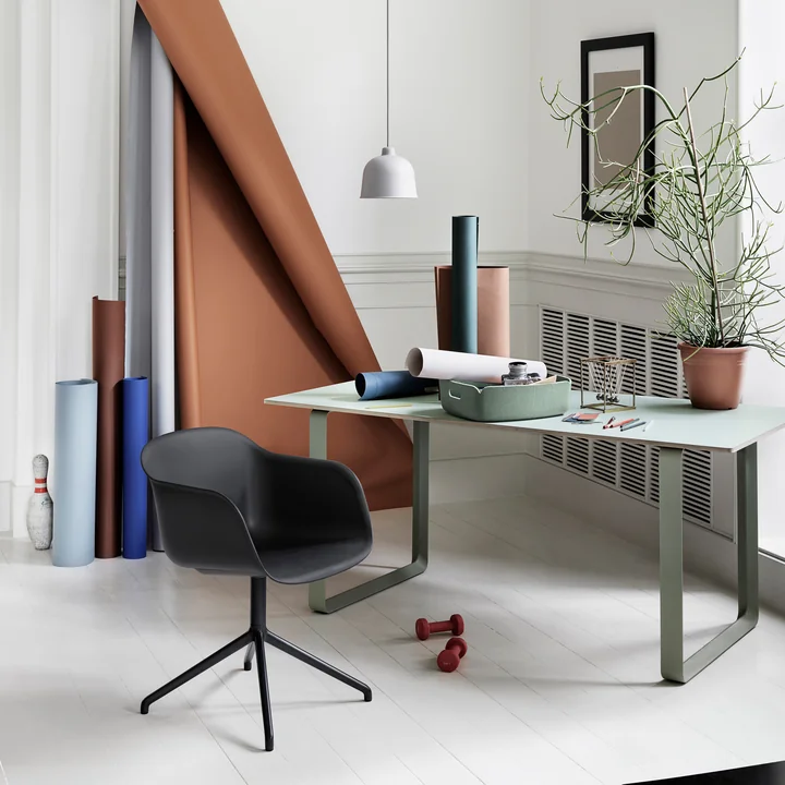Muuto - Fiber Chair Swivel Base, schwarz / ocker