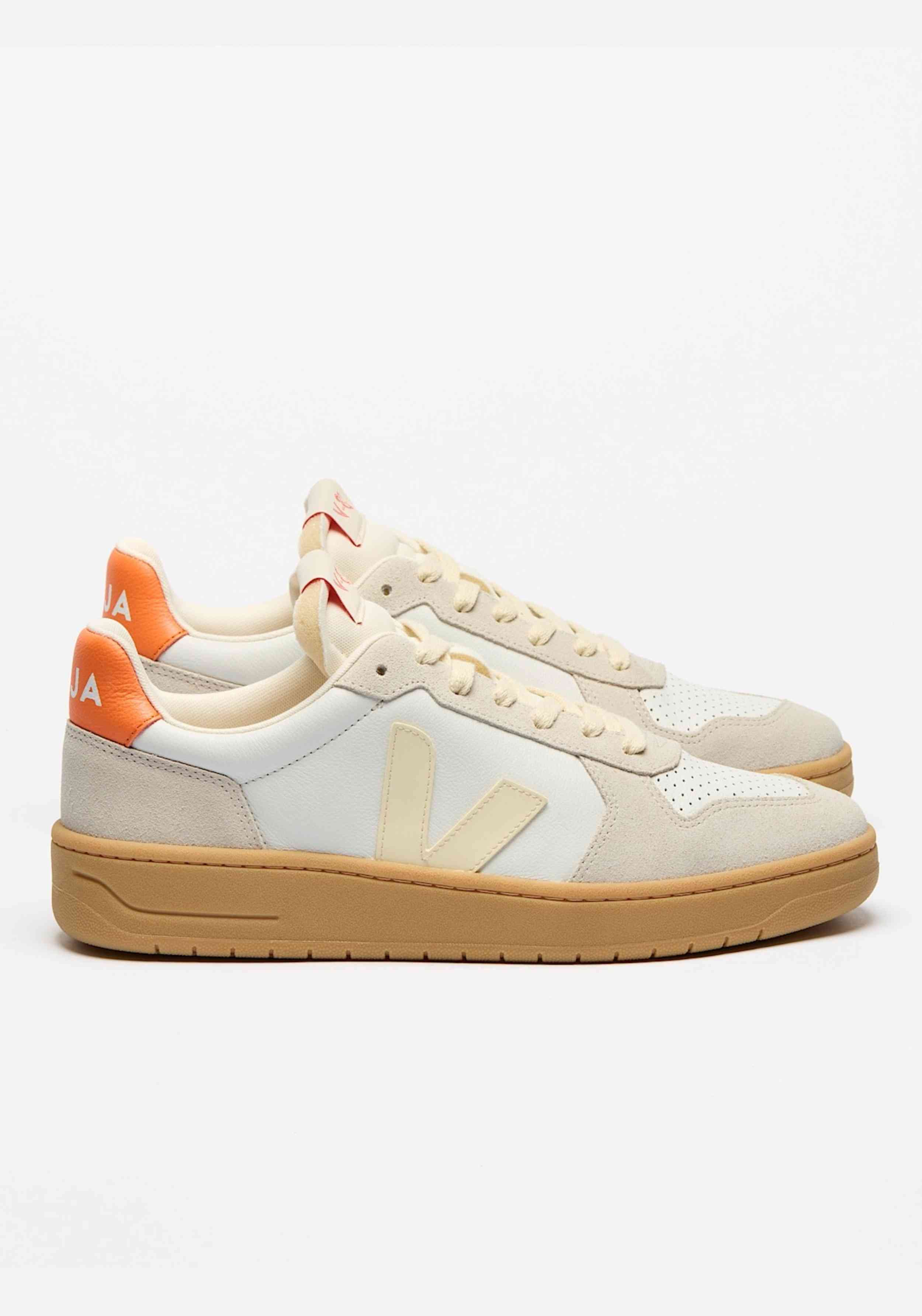 Veja Sneaker V-82 Grained Leather Pure Calcaire Fury