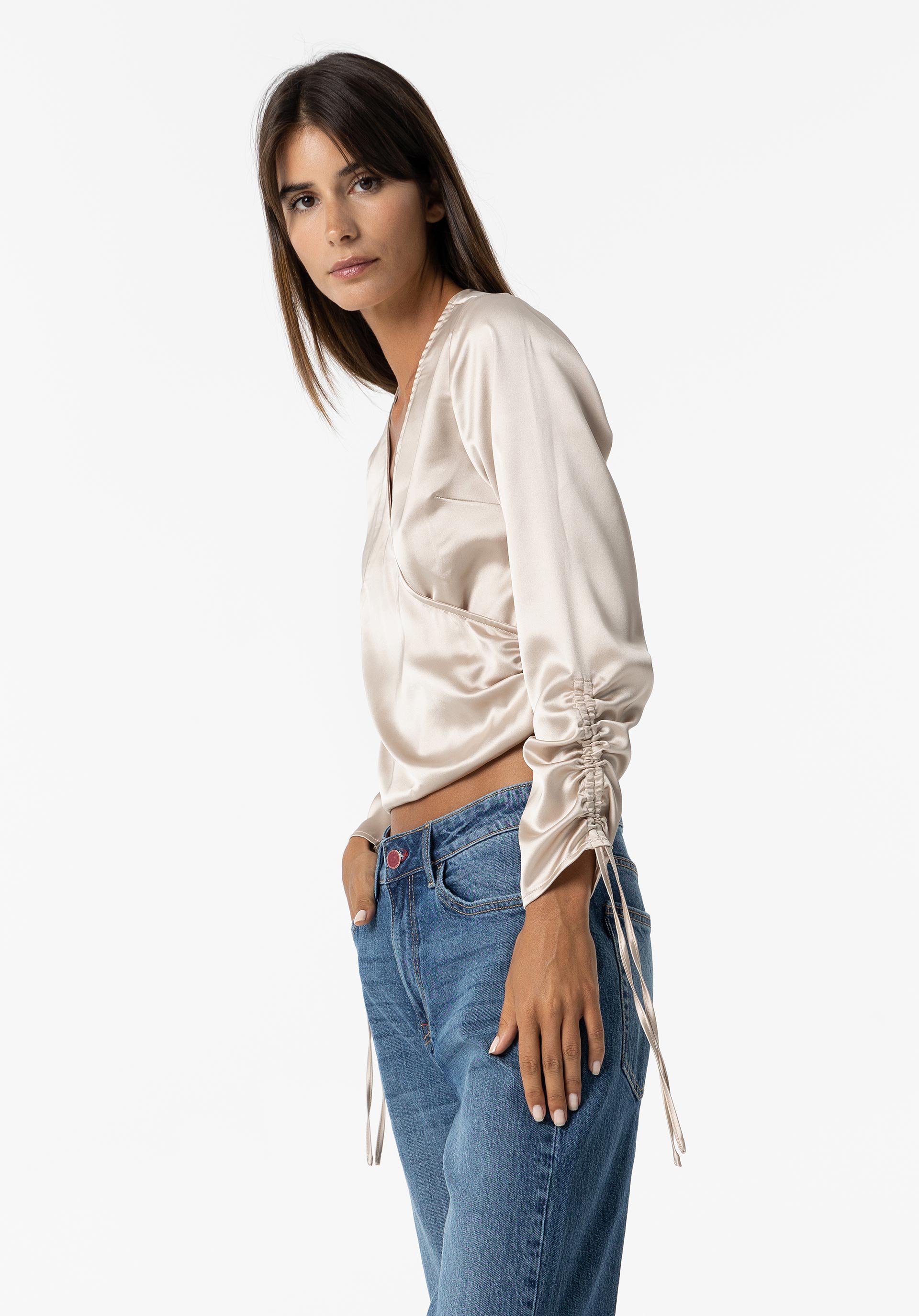 Blusa Cruzada Acetinada