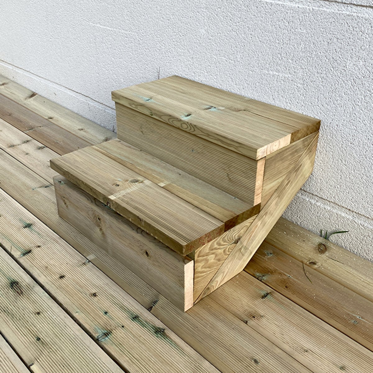 Terrastrap, buitentrap, tuintrap, hout, H37cm, 2 treden, breedte 60cm, MET stootborden