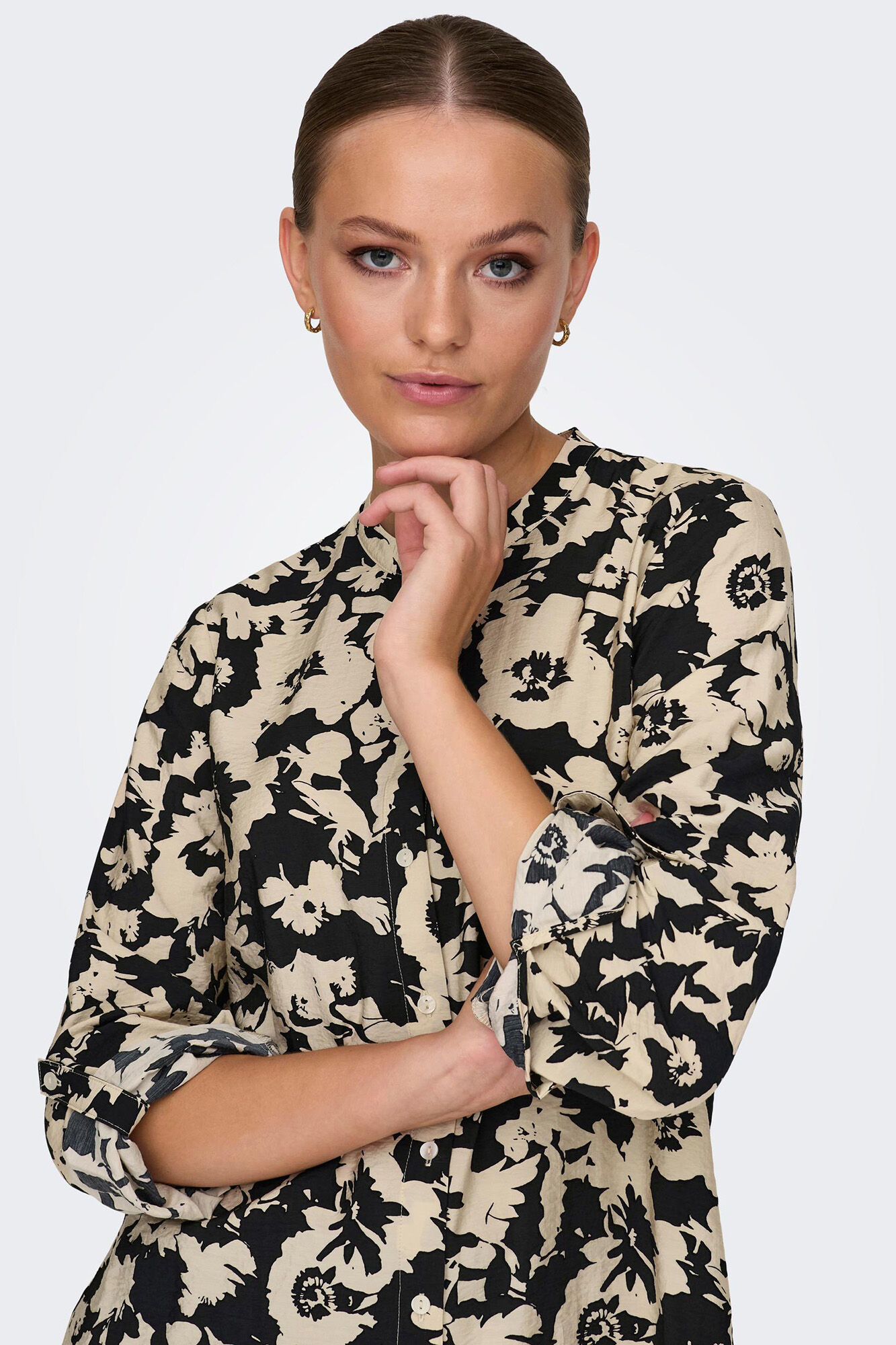 Camisa comprida com gola mandarim