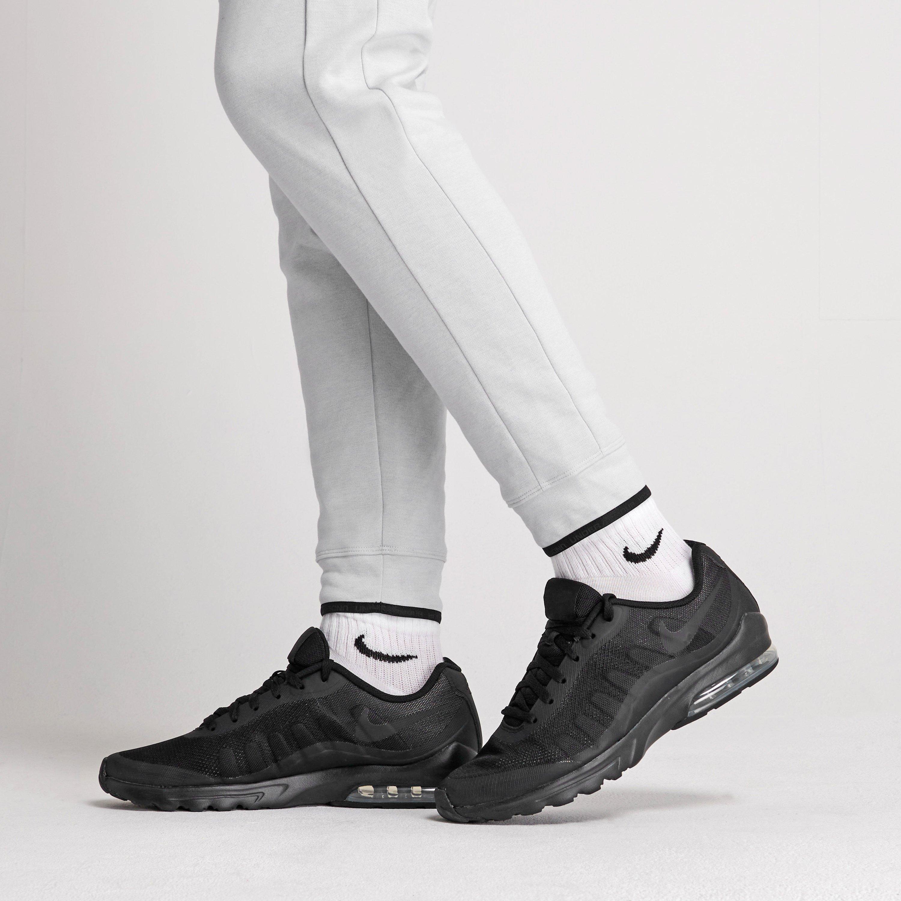 Nike Air Max Invigor Trainers Mens