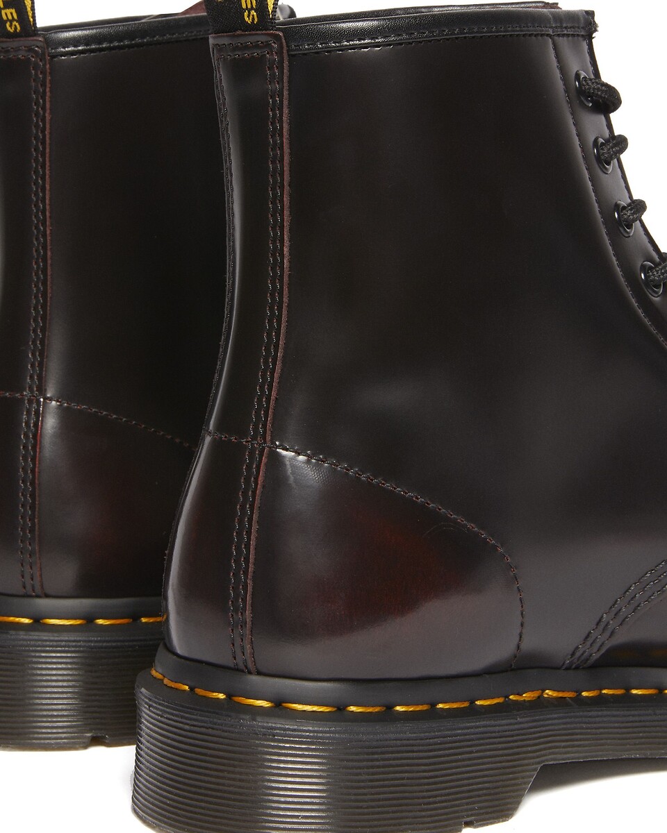 DR. MARTENS<br>Botas de couro 1460 Arcadia
