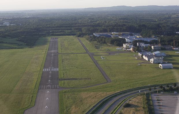 Flugzeug-Rundflug in Freiburg als Geschenk