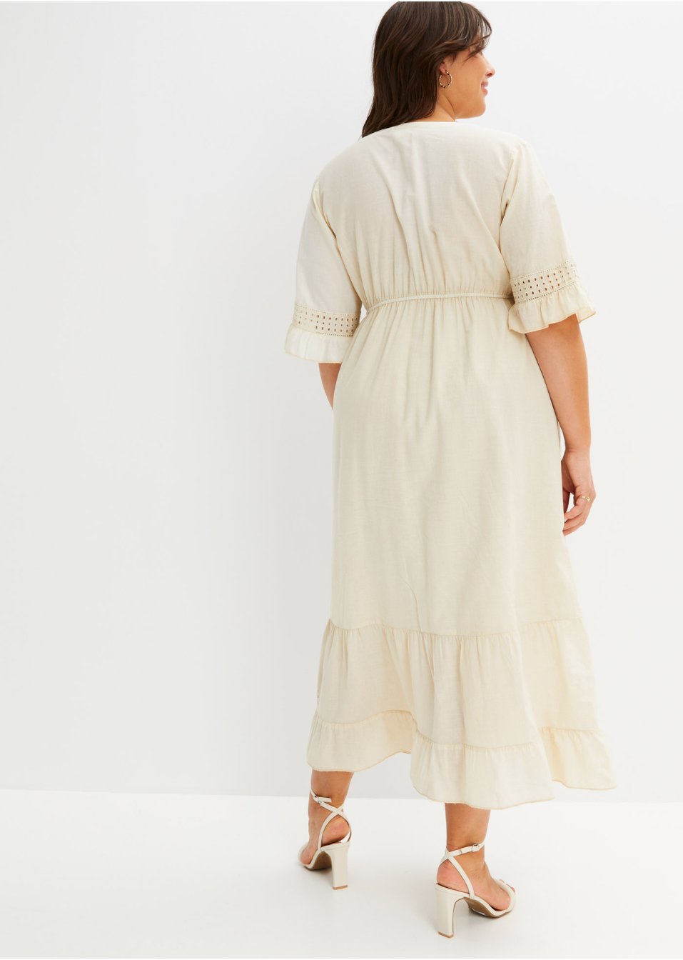 Robe à empiècements dentelle