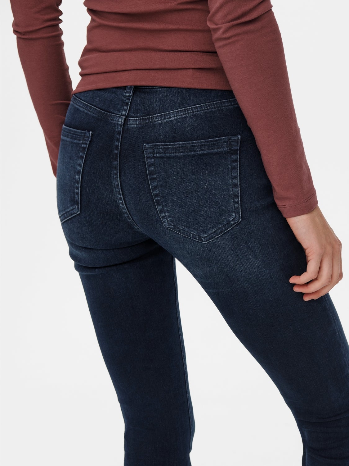 ONLBLUSH Mittlere Taille Ausgestellt Jeans Blue Black Denim