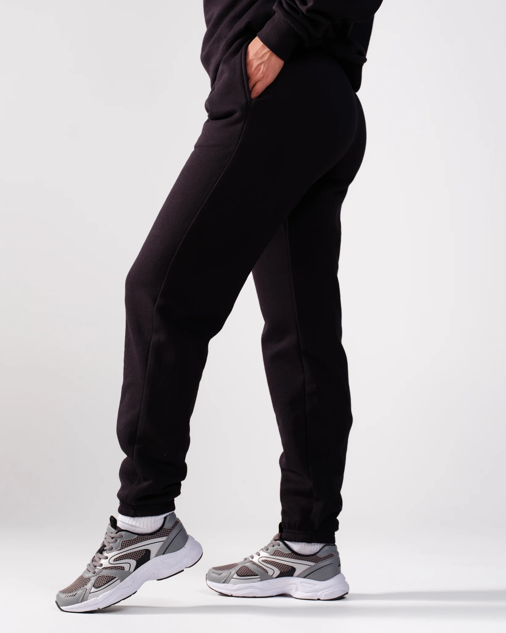 Weightless Alice Classic Fit Sweatpants Black