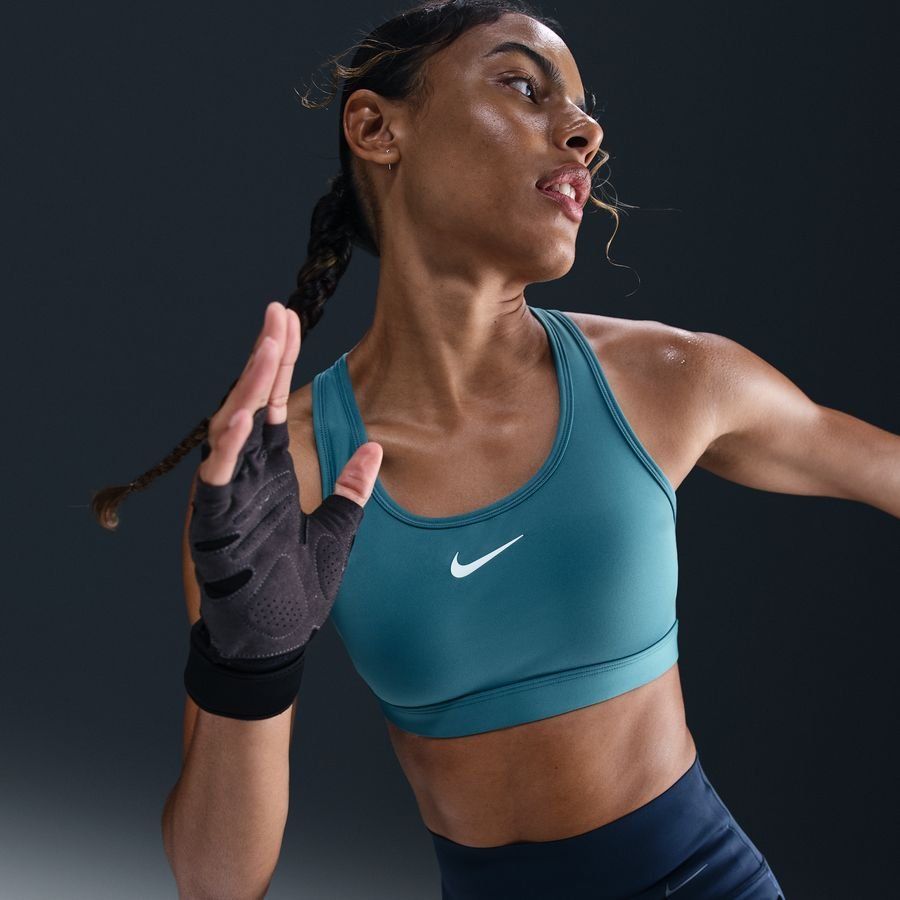 Nike Swoosh Medium Support