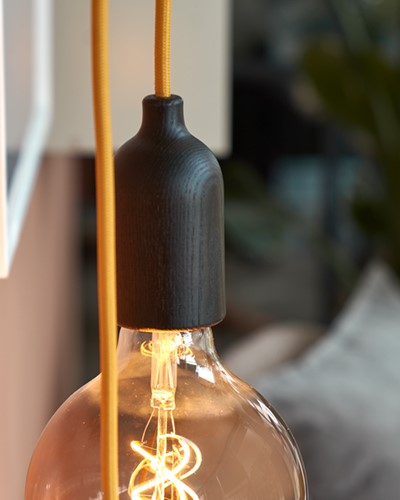 Plug-in pendellampe Wenge | Tekstilkabel/birketræ og termoplastisk fatning.  2,5 m. E27. | Curry, Dark Wood | Creative Cables