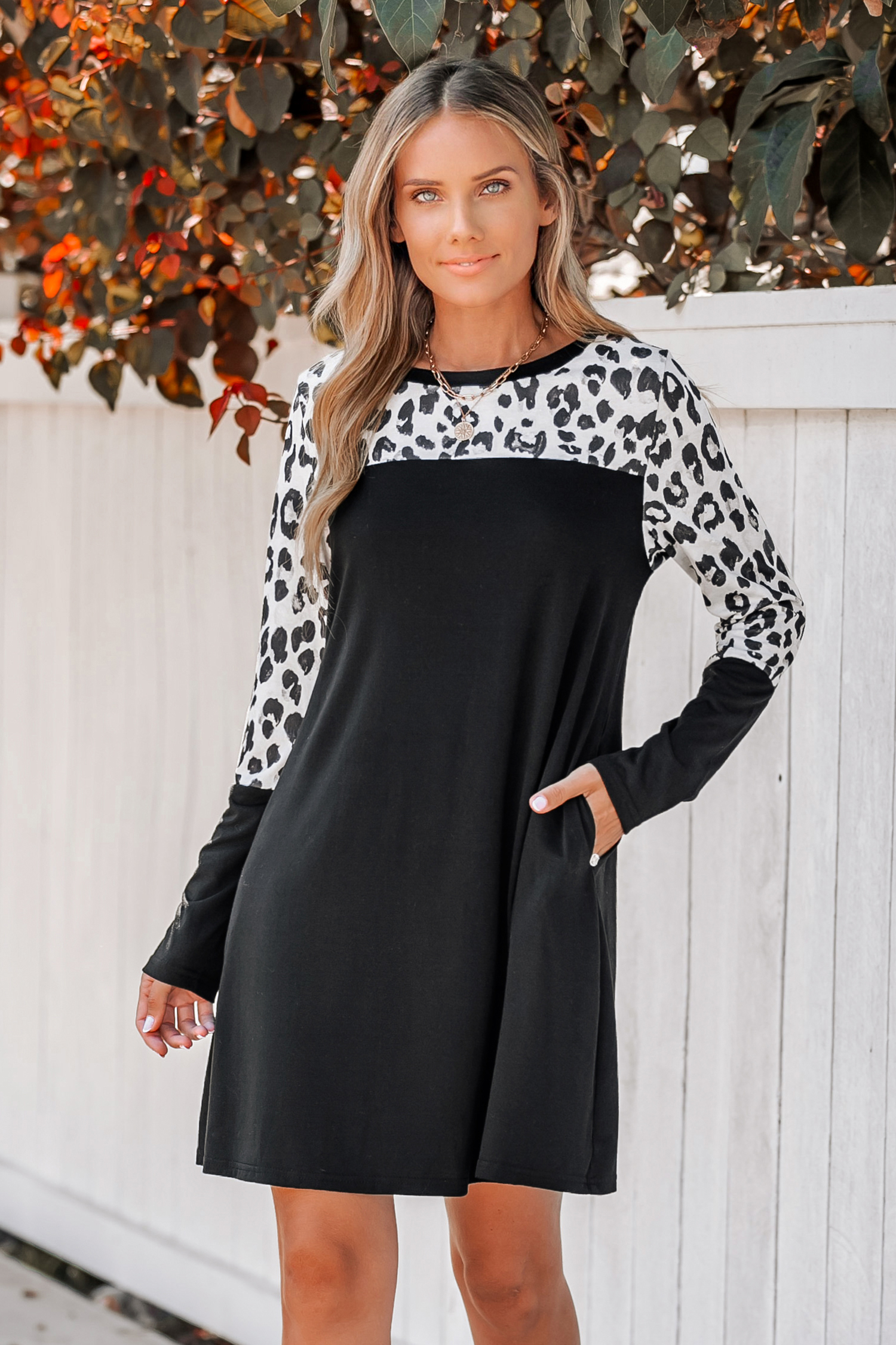 Robe mini à manches longues et imprimé léopard