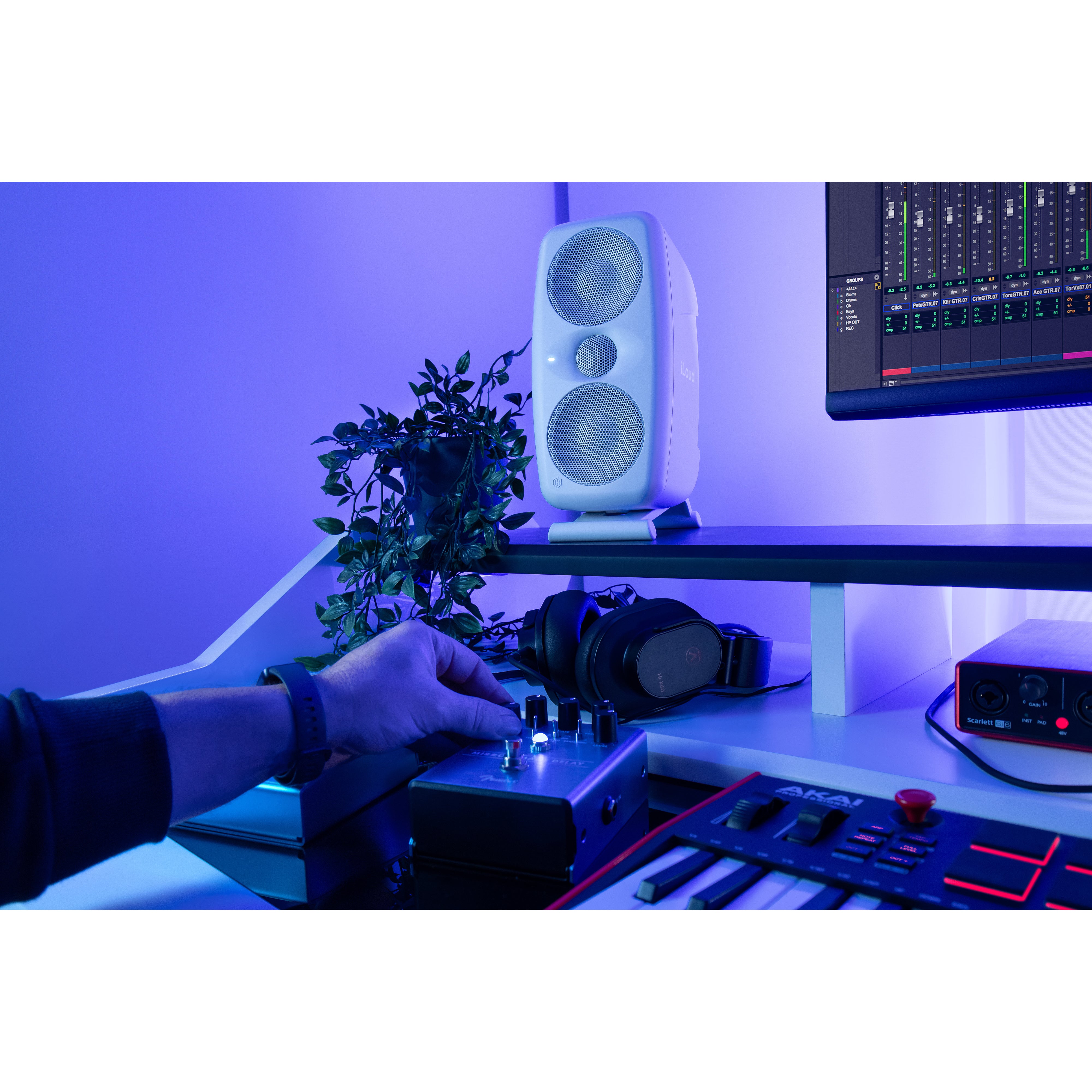 IK Multimedia iLoud MTM MKII White studiomonitor (set van 2)