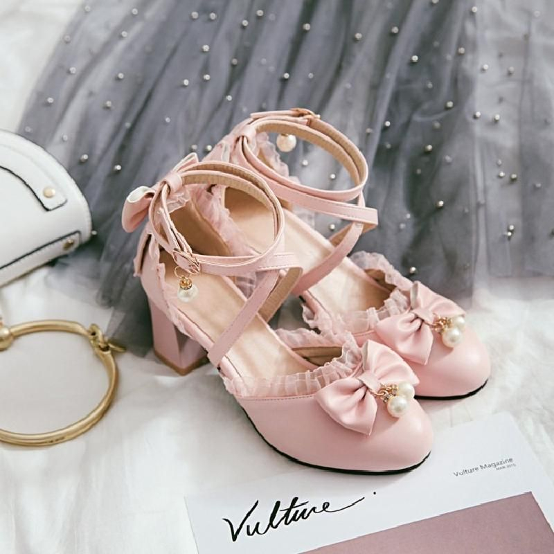 Freesia - Pumps met blokhak en kanten rand en lintaccent