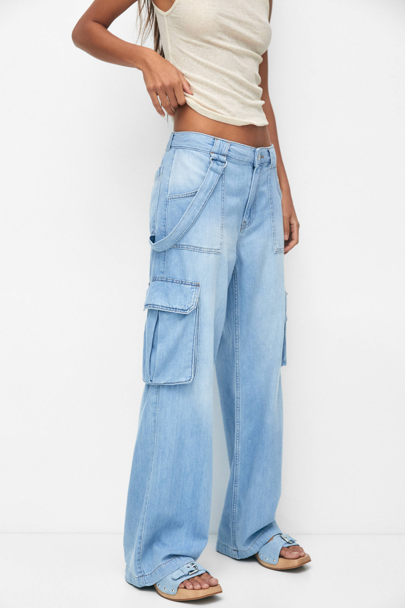 CALÇA CARGO DE CINTURA MÉDIA - AZUL MÉDIO