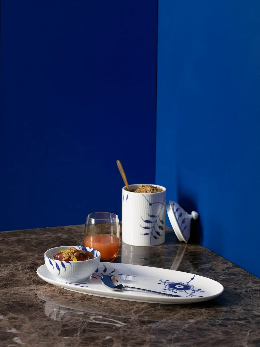 Royal Copenhagen  Blå Mega Riflet aflangt fad - 37 cm.