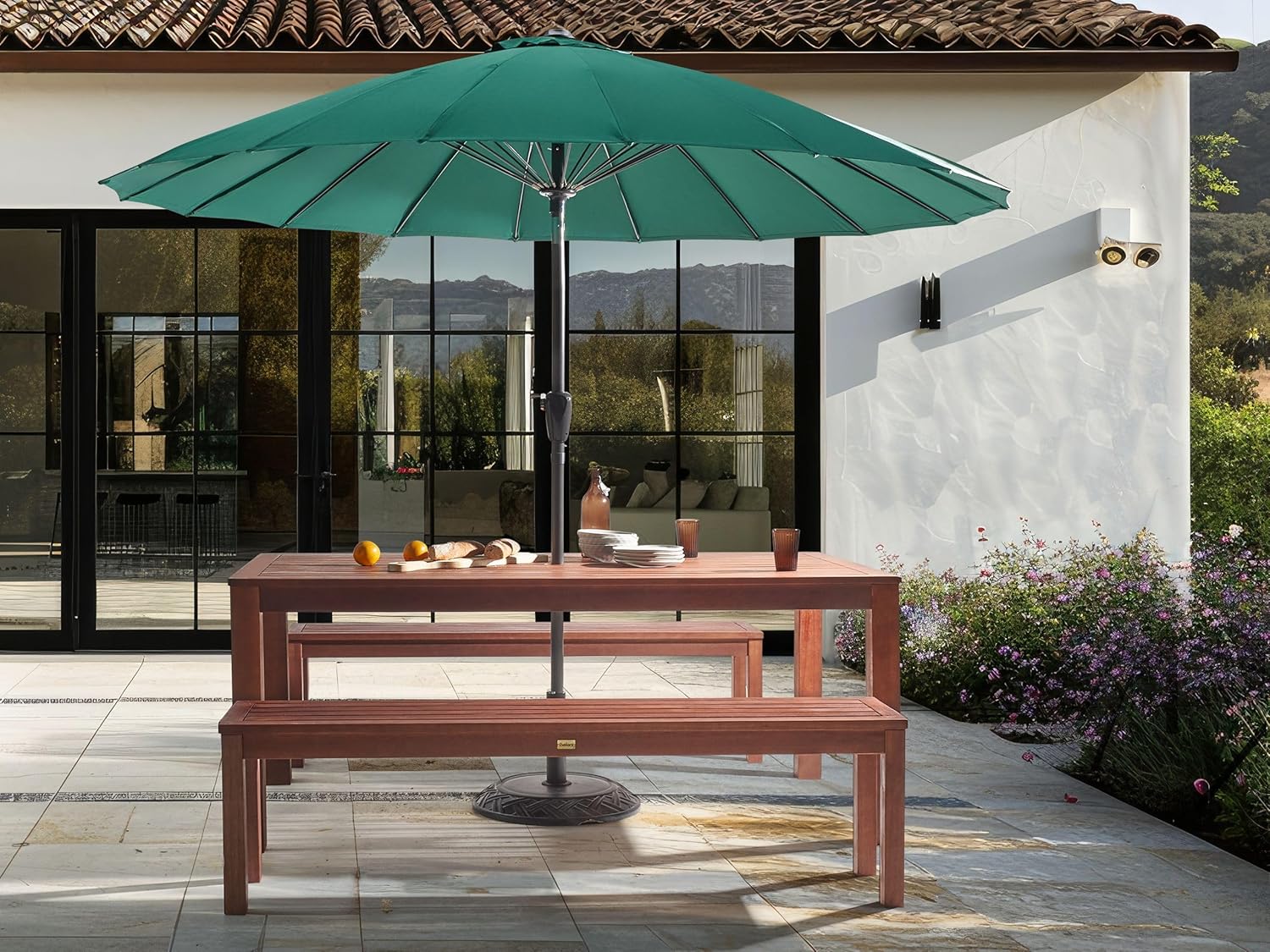 Beliani Rustikaler Gartentisch Dunkelbraun Eukalyptusholz 180 x 100 cm Tuscania