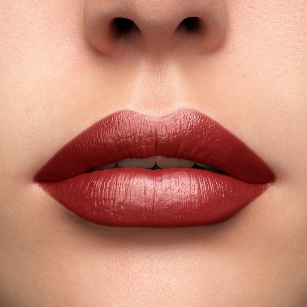 LANCÔME L'Absolu Rouge Rouge à Lèvres Satiné – Hydratation &  Confort Longue Tenue