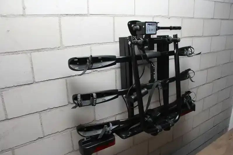 Pro-User - Trekhaak Fietsendrager Wandhouder - Geschikt Voor Alle Fietsendragers - Inclusief Montagemateriaal