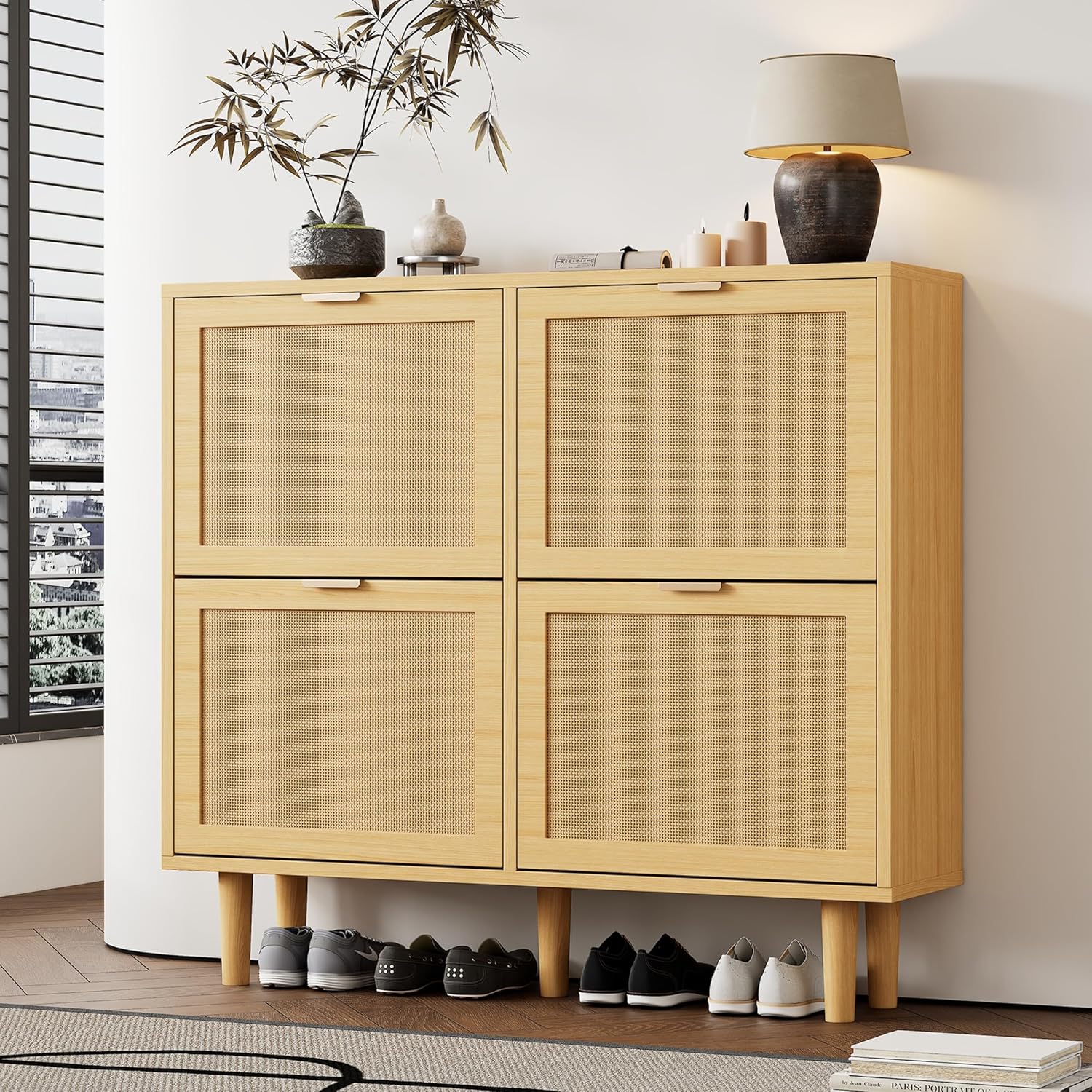 Schuhschrank mit 4 Klappschubladen, Schuhkommode aus Rattan mit Metallgriffen, Holzmöbel, Landhausstil, Maße: 100 x 25 x 90 cm