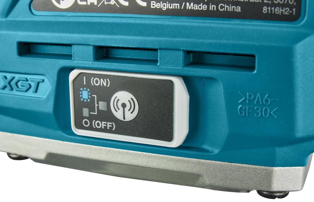 Makita RT001GM206 Accu Boven- en kantenfrees   geleiderail adapter XGT 40V Max 4.0Ah in Mbox