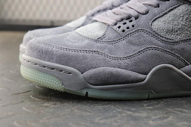 Jordan 4 Retro Kaws
