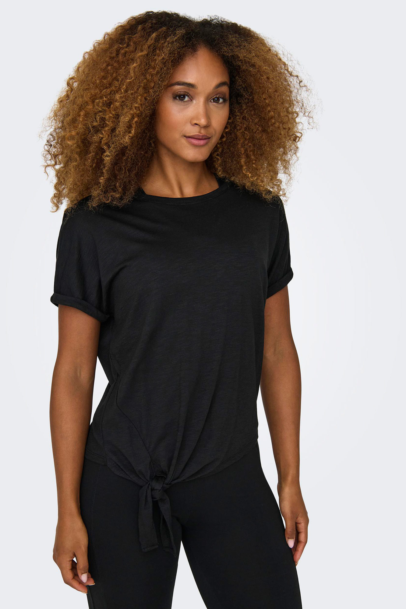 Camiseta com amarração lateral