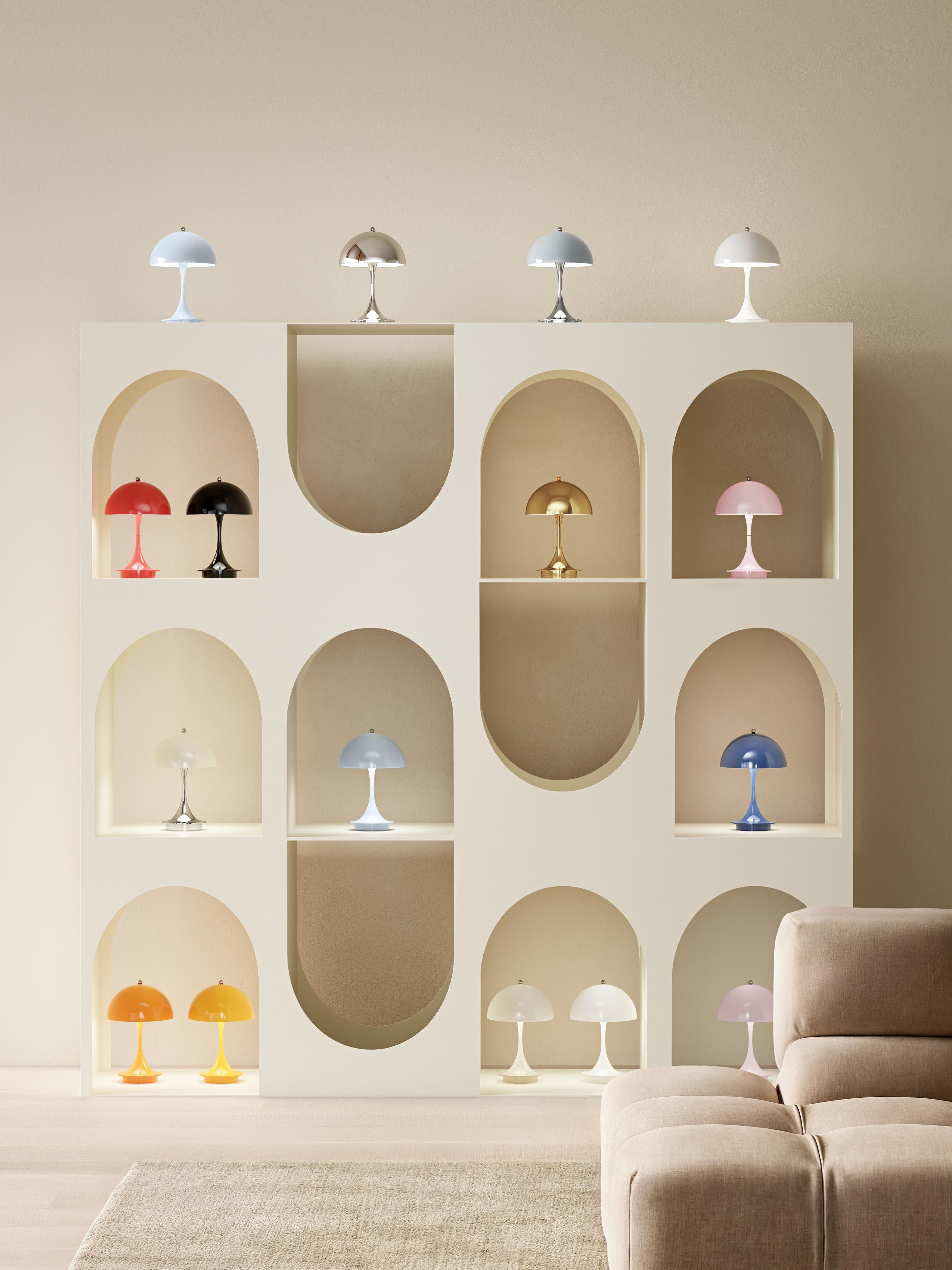 Kleine draagbare LED-tafellamp Panthella 160, design Verner Panton