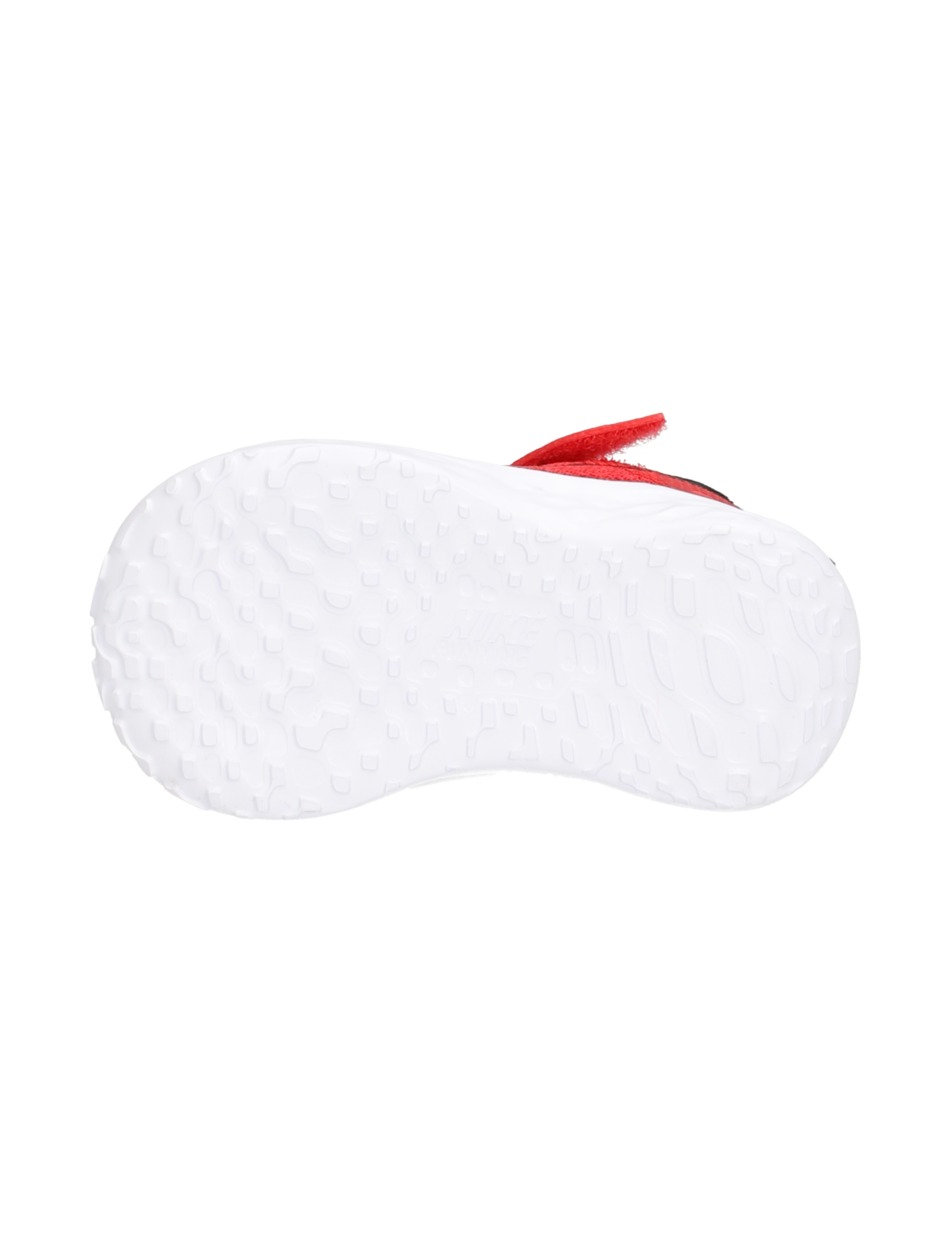 Nike Revolution 6