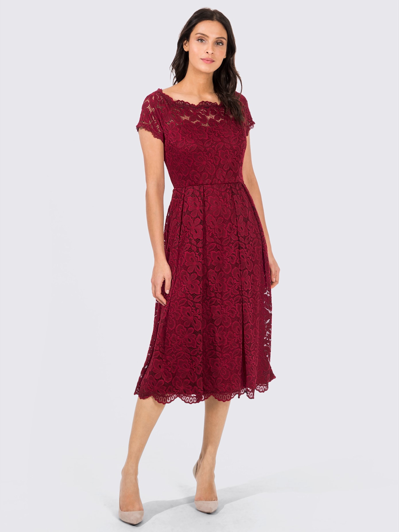 Robe en dentelle qualité tissée