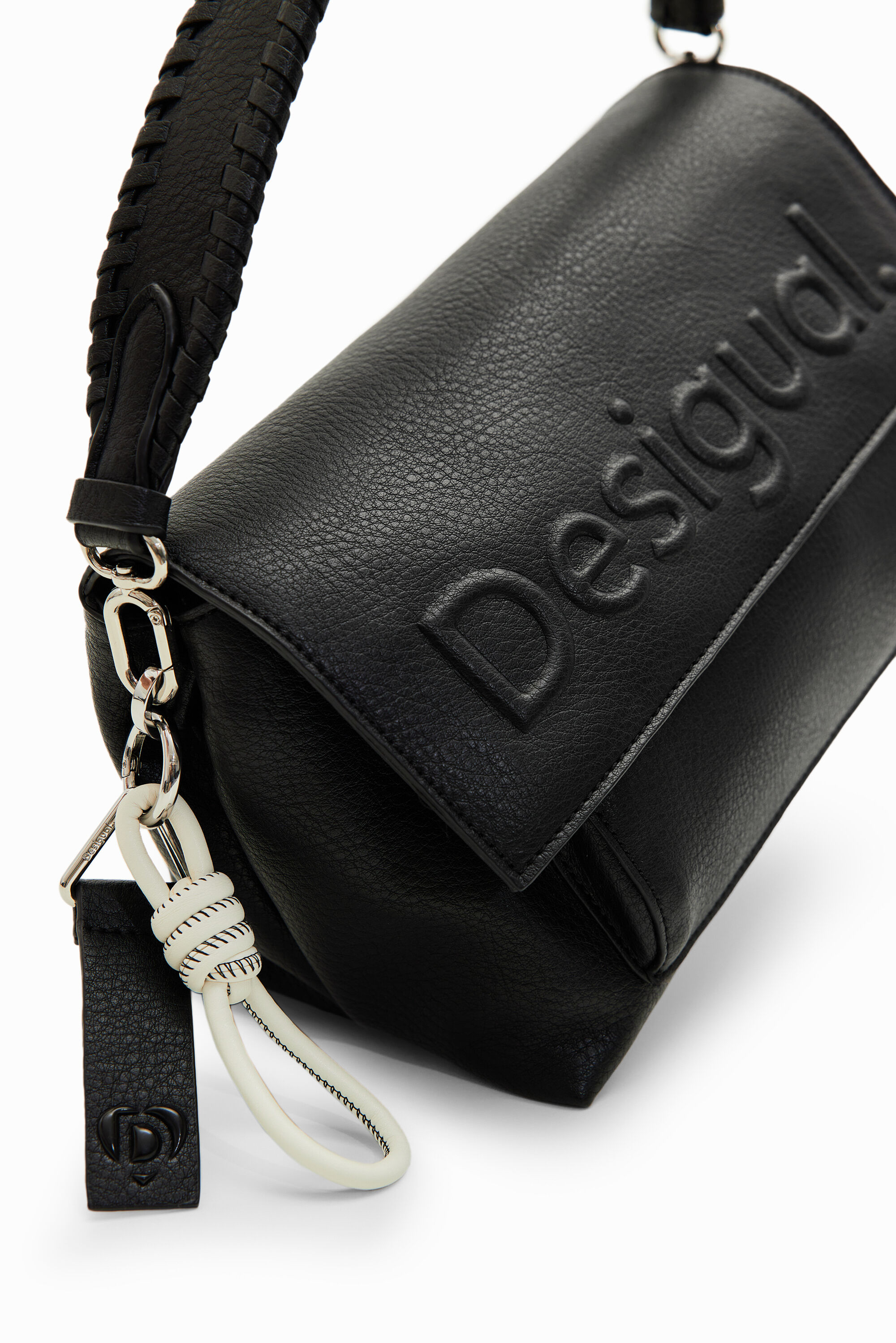 Bolsa de ombro com logotipo M