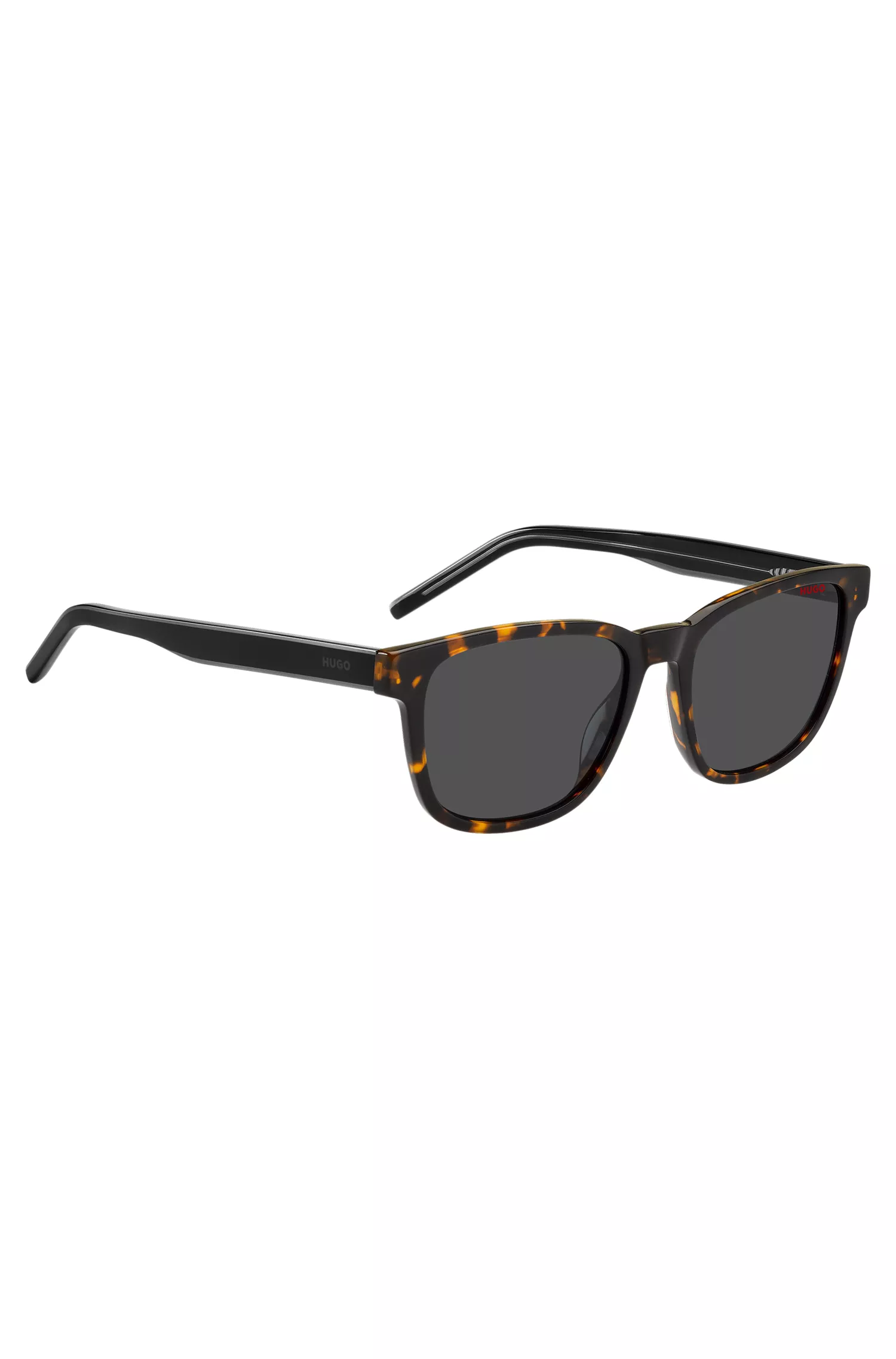 Óculos de sol HUGO em acetato vermelho-chifre com hastes personalizadas.