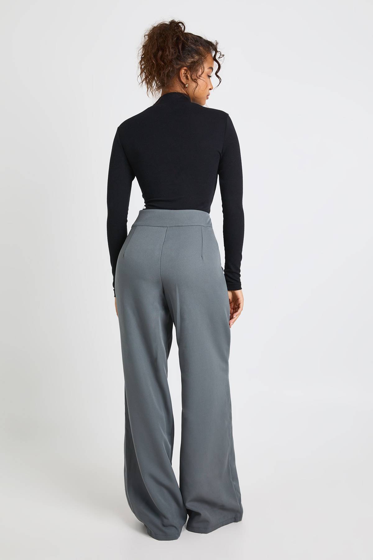 boohoo Pantalon long à jambe droite, taille basse, ceinturé