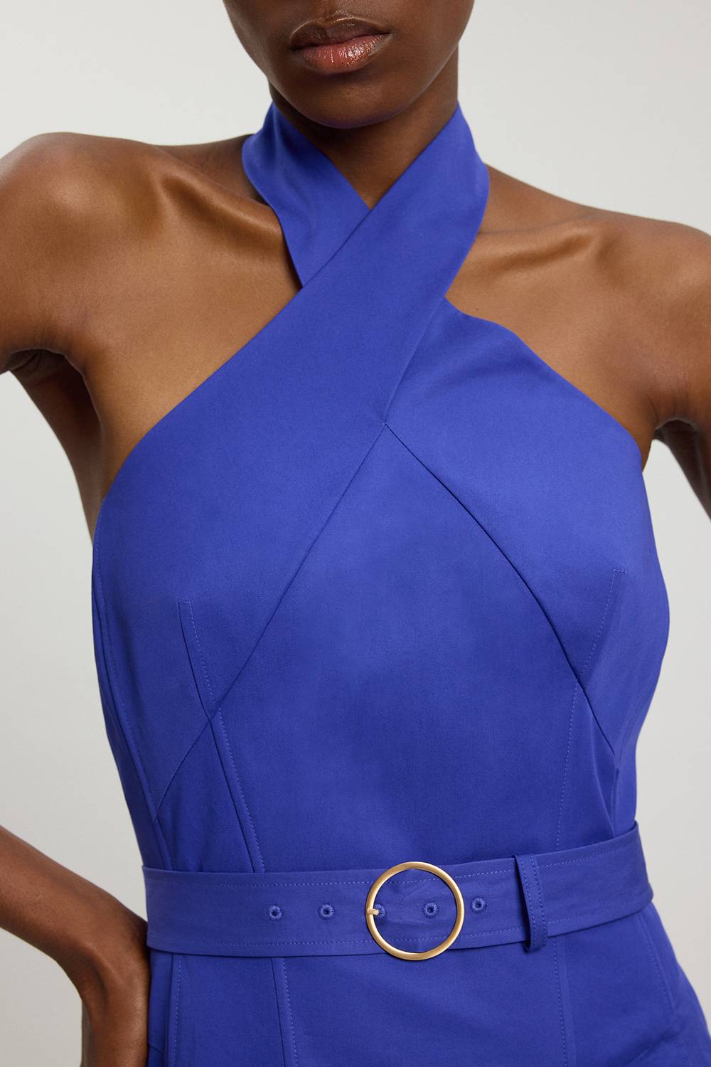 KarenMillen Robe Mi-longue Cintrée Ceinturée En Satin De Coton Ajusté