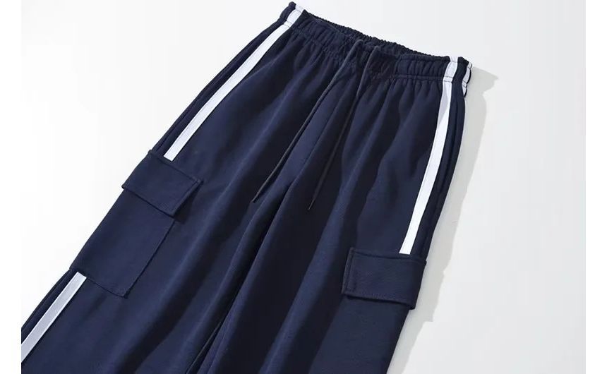 Florentine - Gestreepte cargo-joggingbroek met trekkoord en wijde pijpen